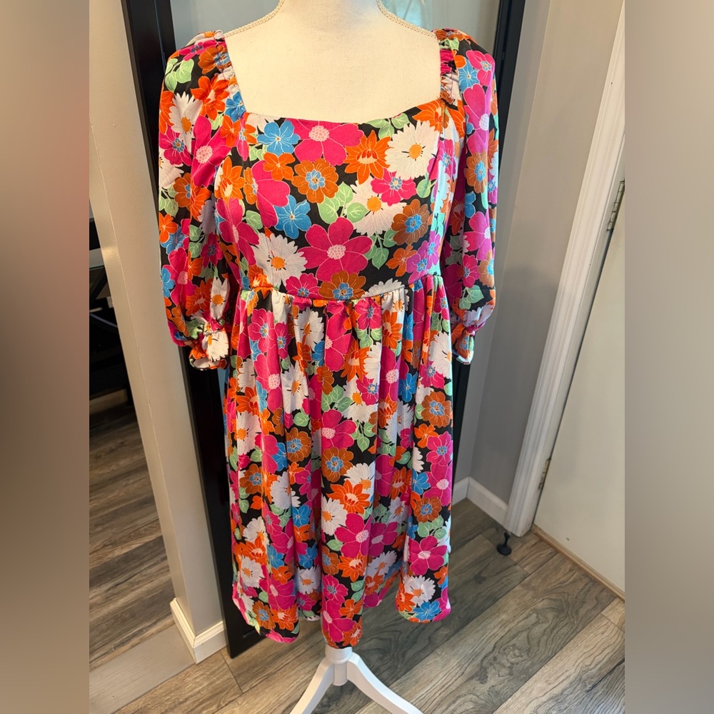 New With Tags…Boutique Gorgeous Floral Pattern Dress…Size Large
